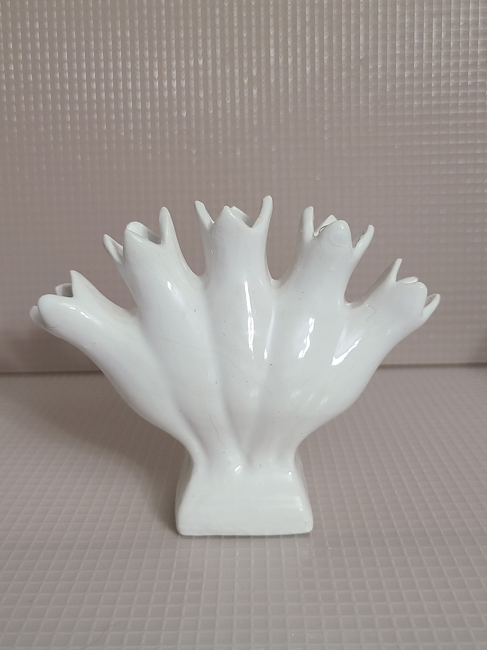 Mini Vintage ELPA ALCOBACA Portugal Five Finger Tulip White Flower Frog Bud Vase - Picture 3 of 6